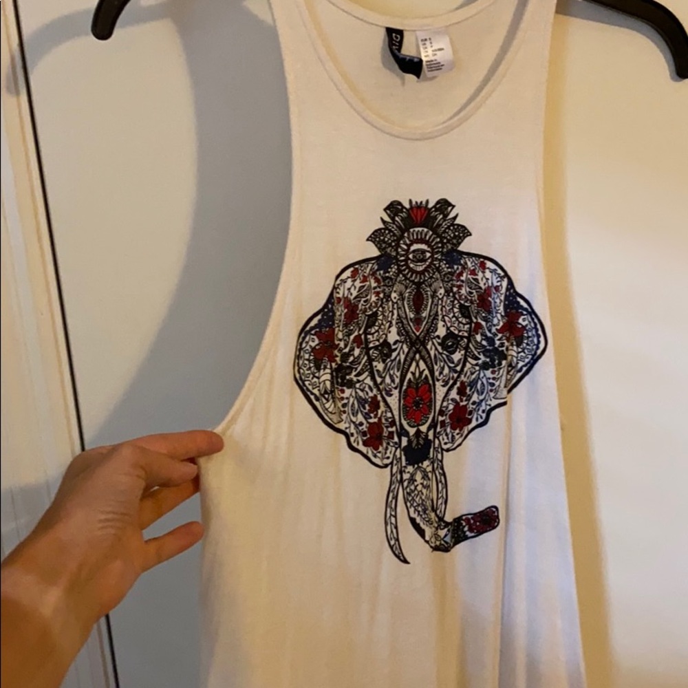 Tank top size small - Picture 3 of 3
